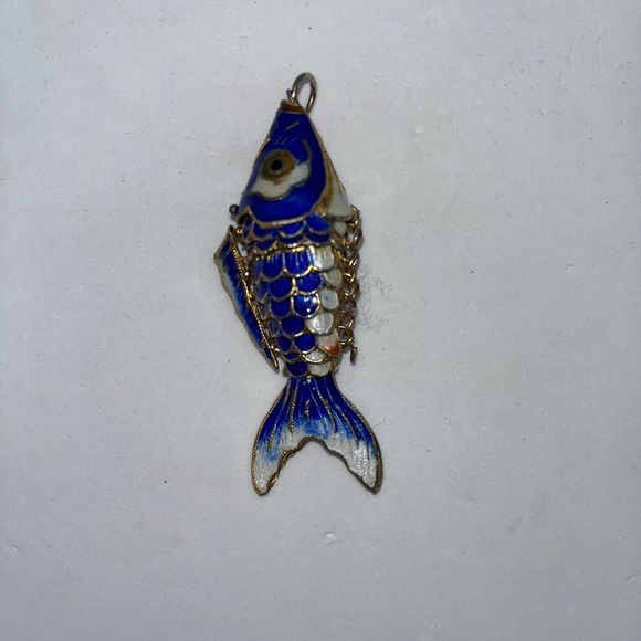 Vintage 2 3/4”Reticulated Fish Cobalt Blue/White Cloisonné Pendant - Picture 4 of 6